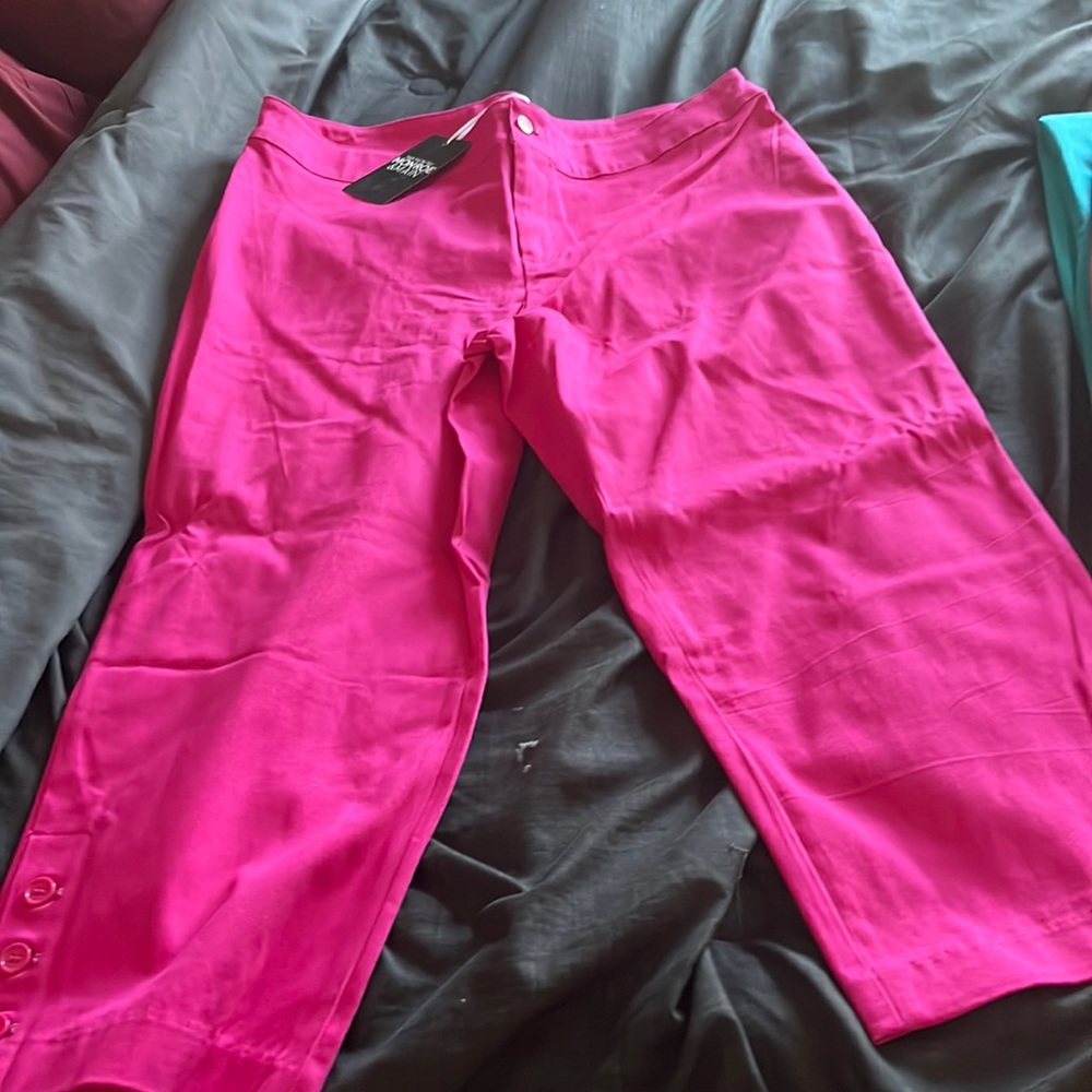 Monroe and Main capris